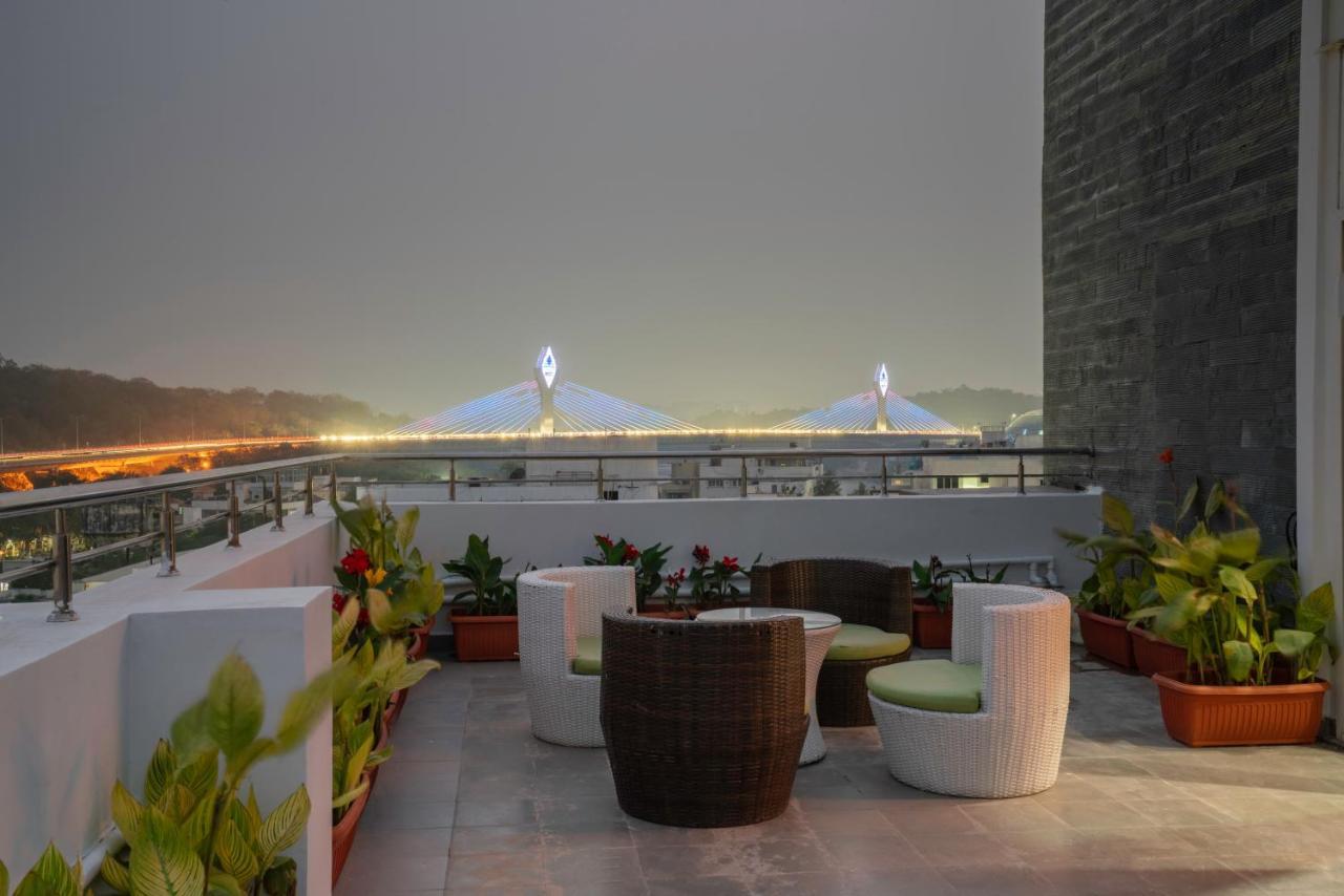 La Serene Hyderabad Ngoại thất bức ảnh