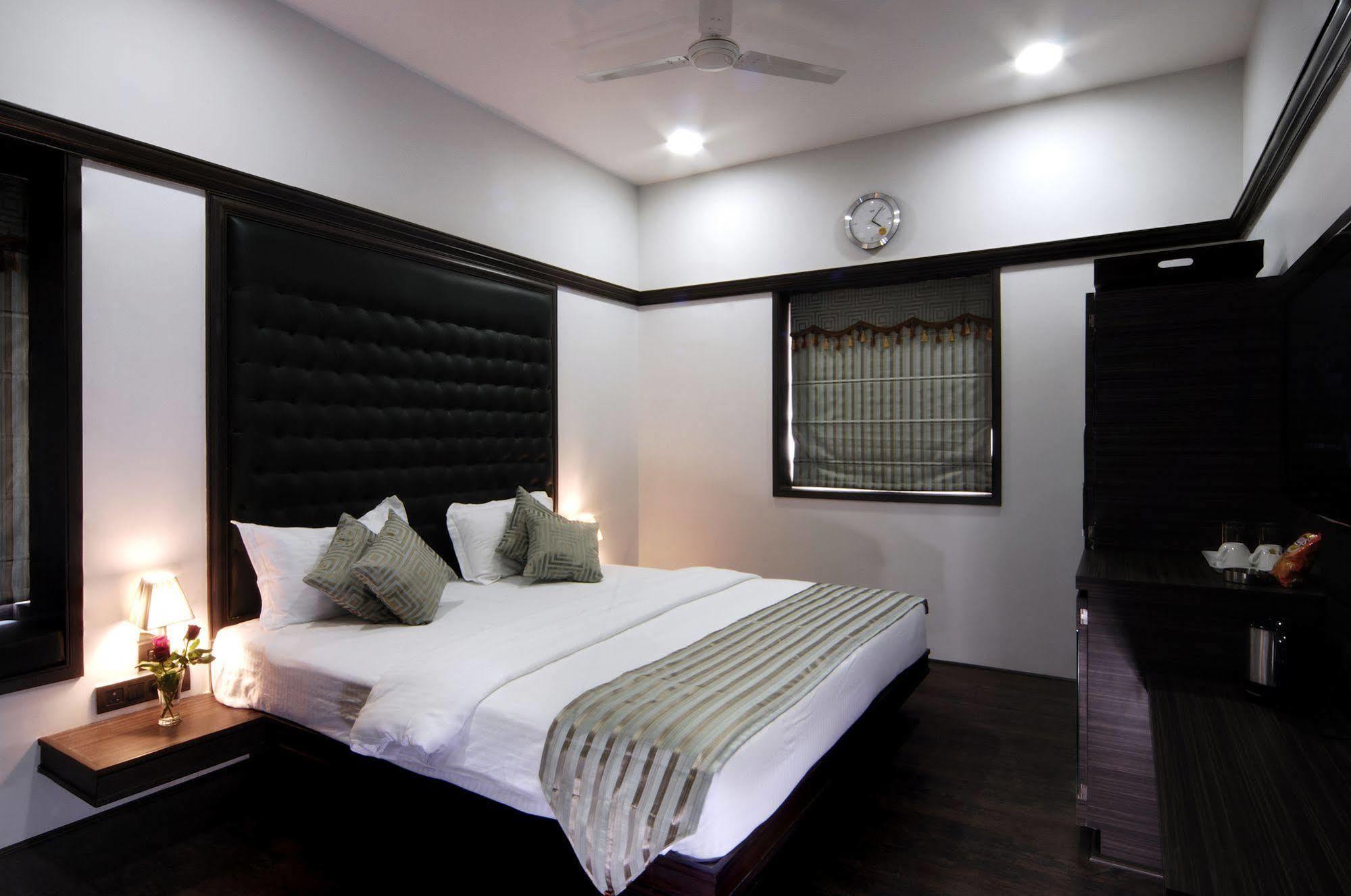 La Serene Hyderabad Ngoại thất bức ảnh